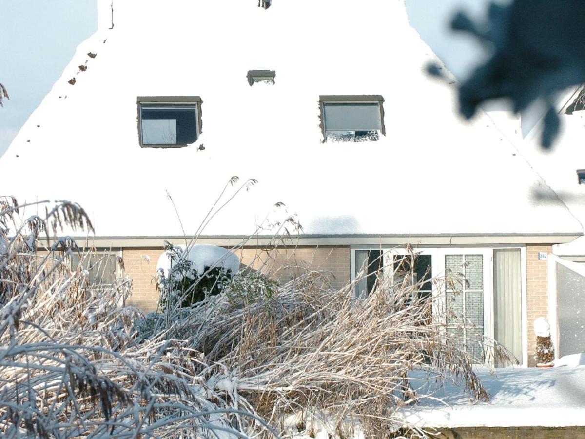 Lush Holiday Home In Earnew Ld Earnewald Luaran gambar